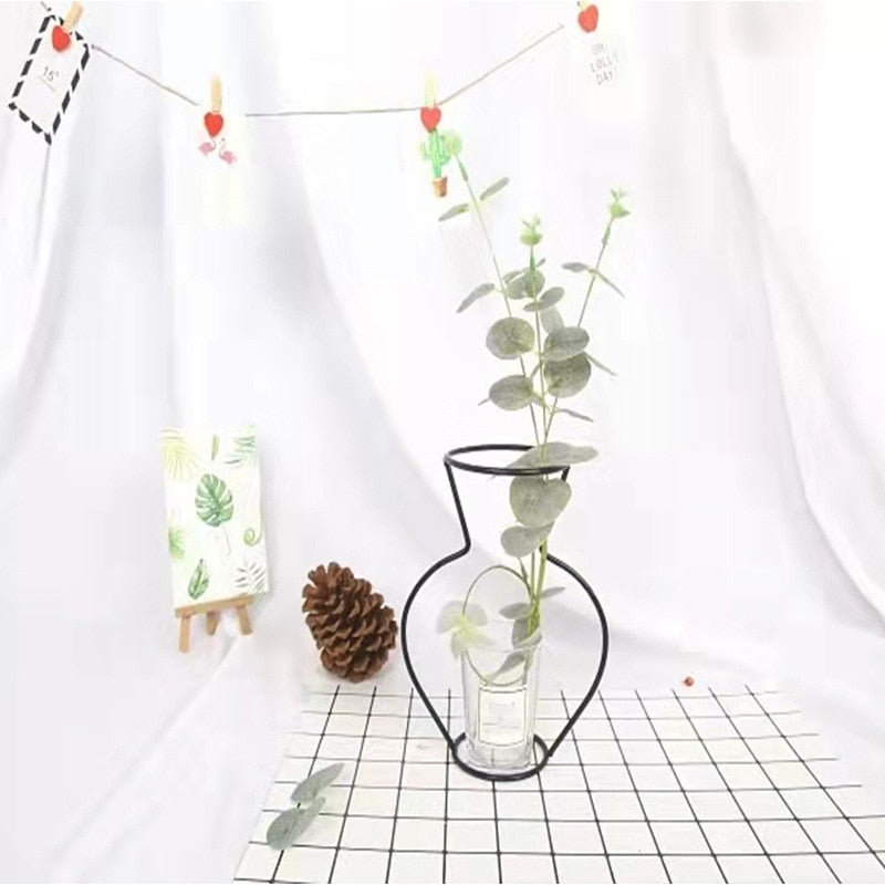 European-Style Iron Wire Vase